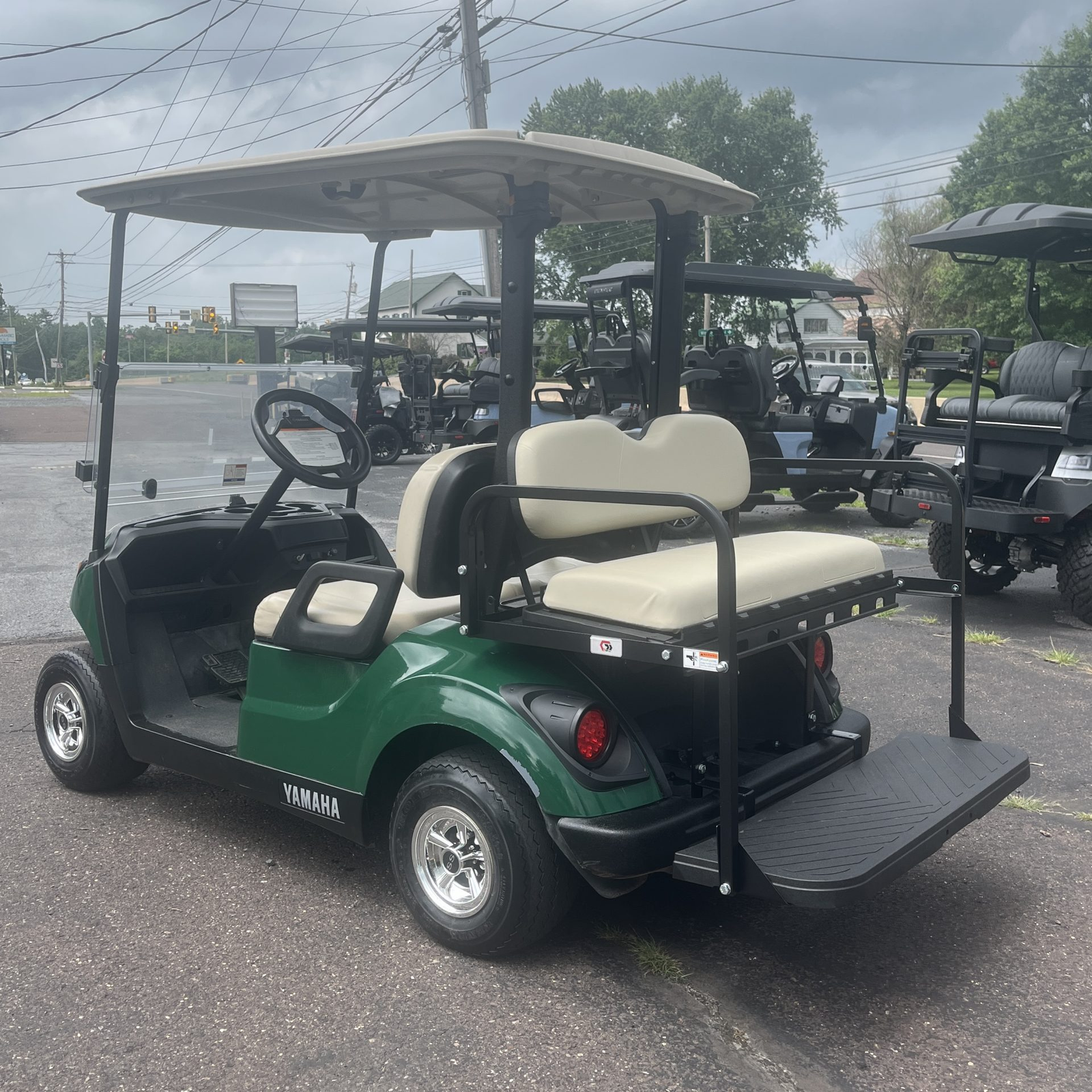 2017 Yamaha Drive2 – 4 Passenger Electric Golf Cart - Image 4